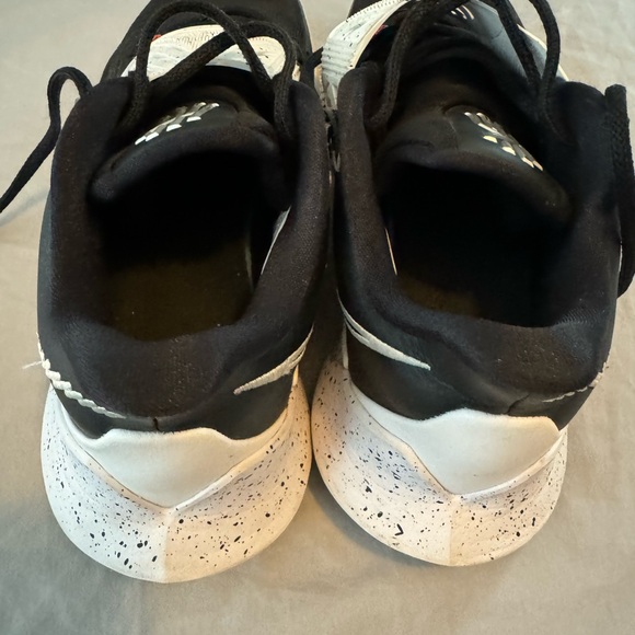 Nike Kyrie 3 Team Low Black White ! SOLID SHOES! For the collectors. - Picture 7 of 16
